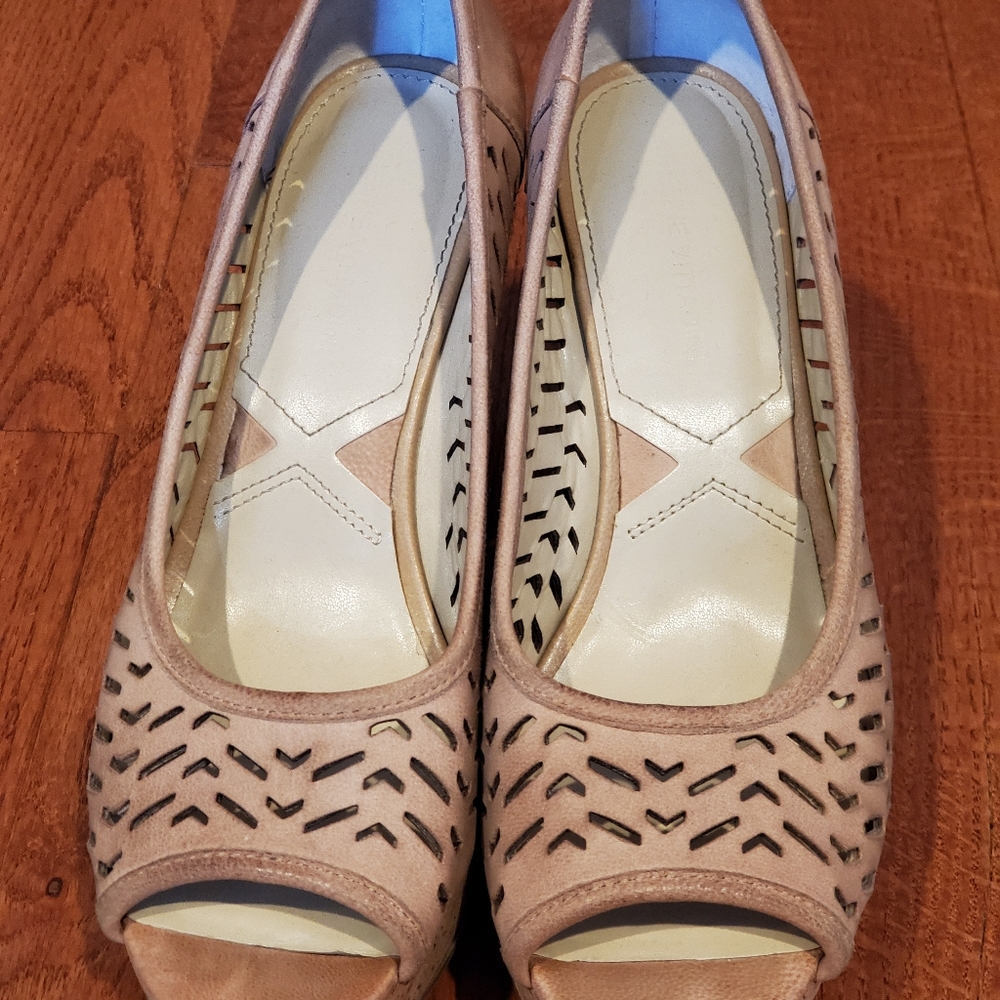 Shoes - Picture 4 of 6